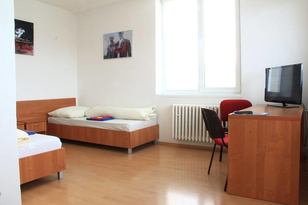 Hostel Narva Bratislava Exterior photo