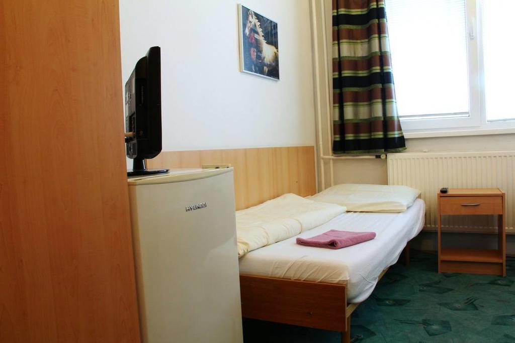 Hostel Narva Bratislava Exterior photo