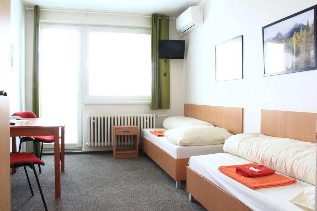 Hostel Narva Bratislava Exterior photo